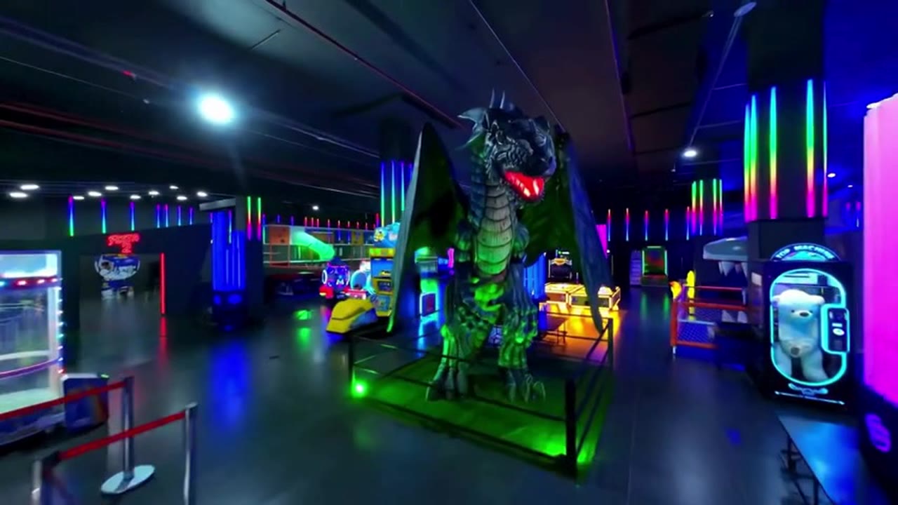Cenários e animatrônicos — Planet Park
